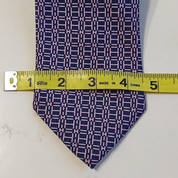 Hermes Paris Beautiful Mens Tie Nave Blue Back With Purple H Pattern 💜 - Picture 4 of 5